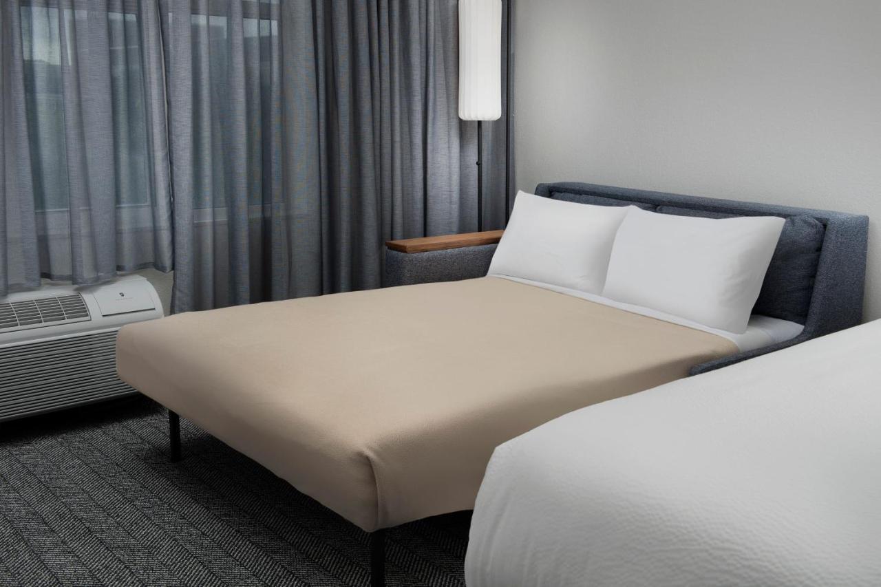 Courtyard By Marriott Savannah Downtown - Historic District Exterior photo