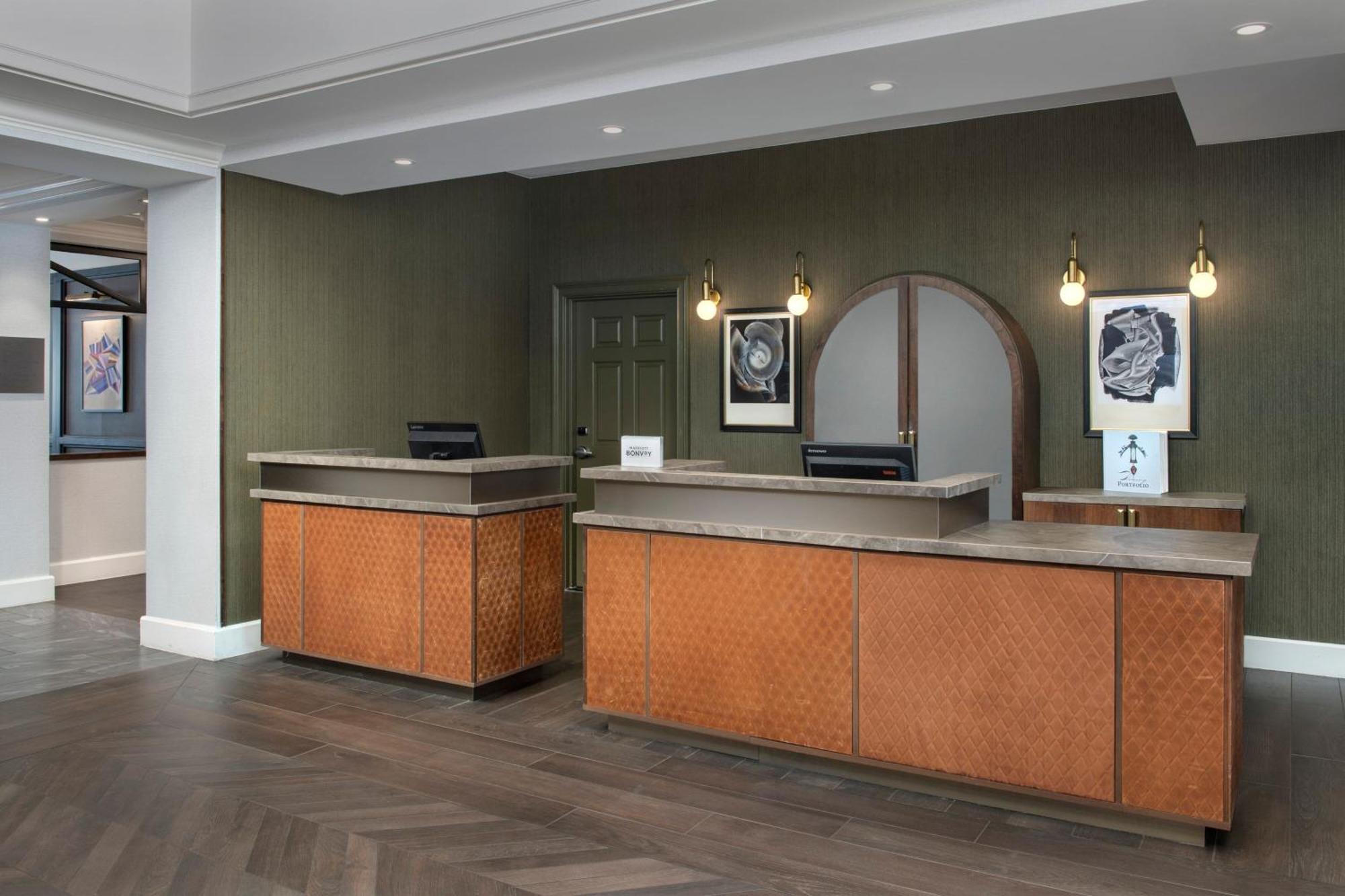 Courtyard By Marriott Savannah Downtown - Historic District Exterior photo