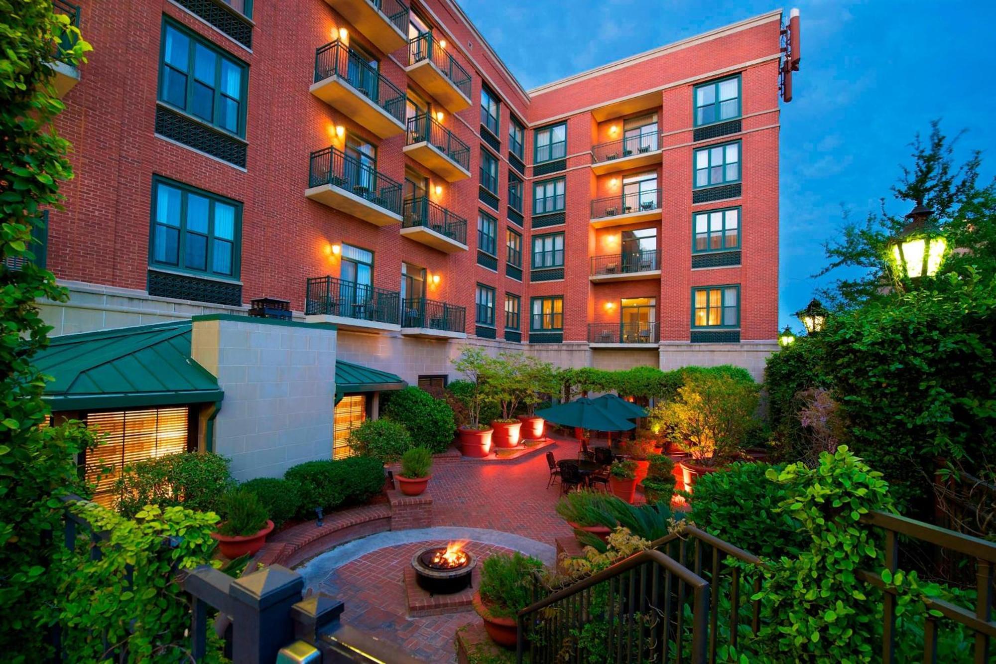 Courtyard By Marriott Savannah Downtown - Historic District Exterior photo